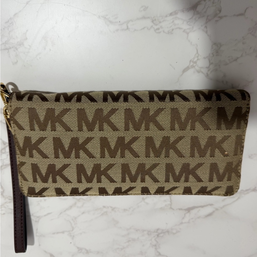 NWOT Michael Kors Beige/Brown MK Logo Zip Wallet - Picture 11 of 11